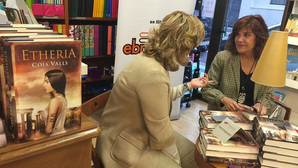 «Etheria», un viatge al final de l’imperi romà de la mà de l’escriptora Coia Valls Coia Valls presenta la seua novel·la Etheria a Tortosa