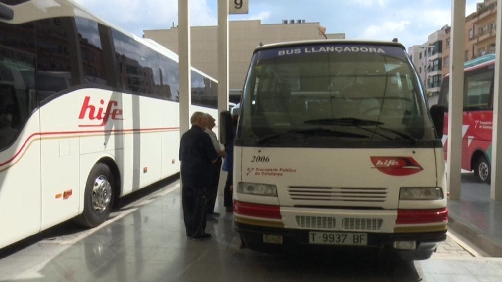 El nou bus llançadora que arriba a l'hospital Verge de la Cinta ja està en marxa