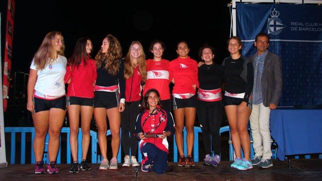 Components del 8x absolut femení del Club de Rem Tortosa / Cedida