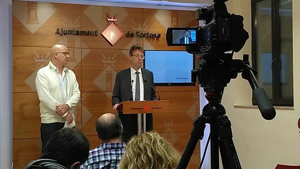 L'alcalde, Ferran Bel, acompanyat del regidor Marià Martínez