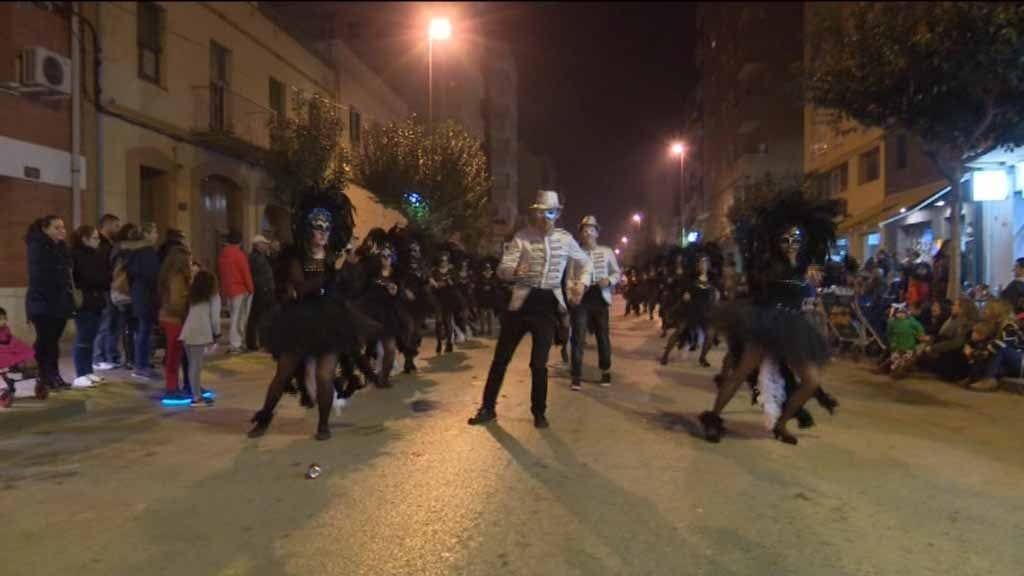 L’originalitat de les comparses disfressen el Carnaval d’Amposta