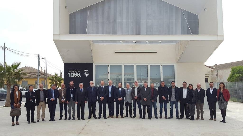 El món local ratifica l’aposta per la promoció coordinada del turisme, amb la signatura del ‘Conveni Corner’