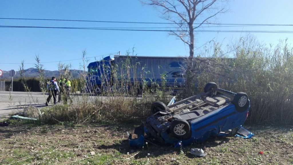 Ferida lleu en un accident a la C-12 a Jesús