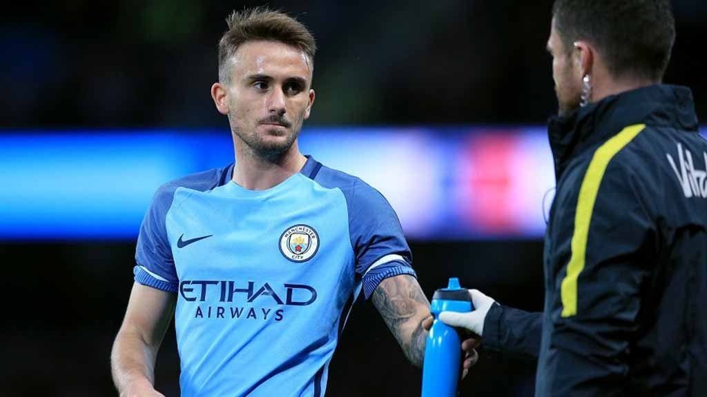 Aleix Garcia en un descans del partit contra el Huddersfield / @magicplayers21