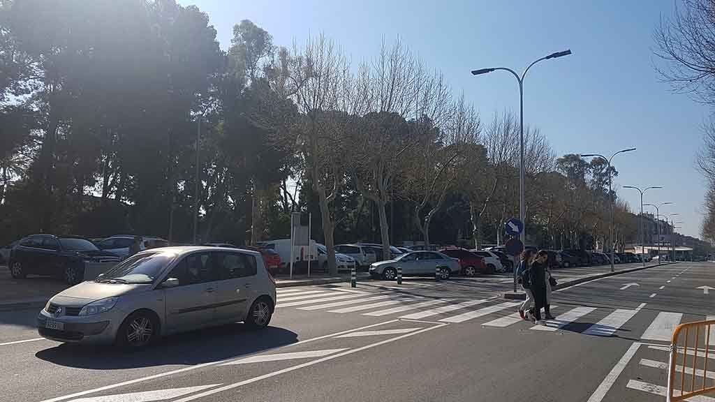 Instal·len passos de vianants lluminosos per millorar la seguretat dels vianants a Tortosa