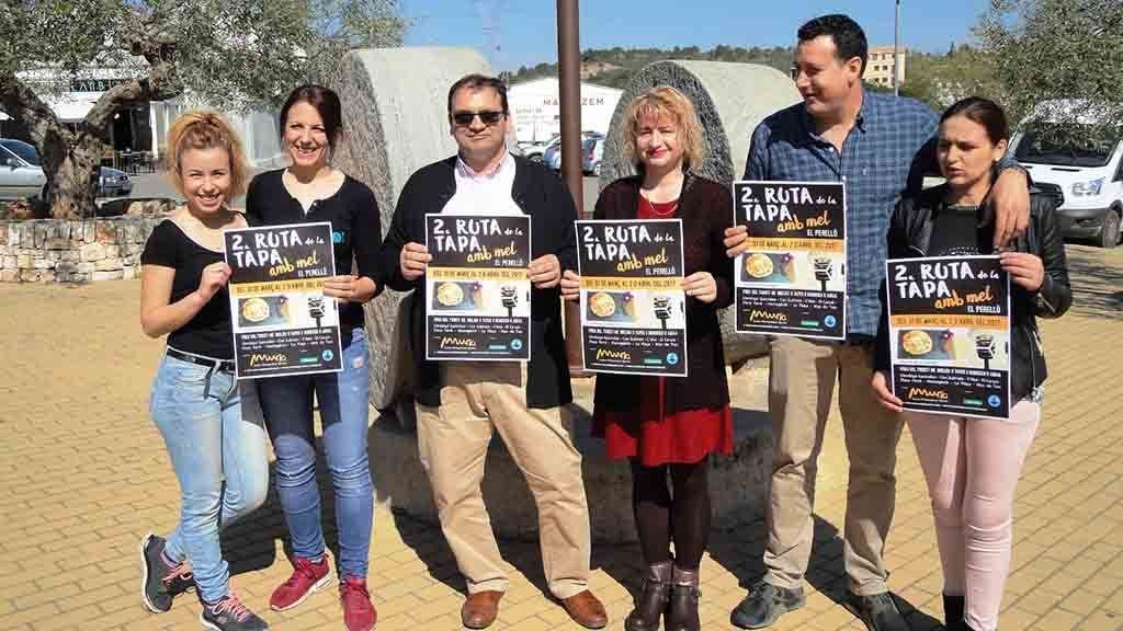 Representants de Mel Muria i restauradors del Perelló / Cedida