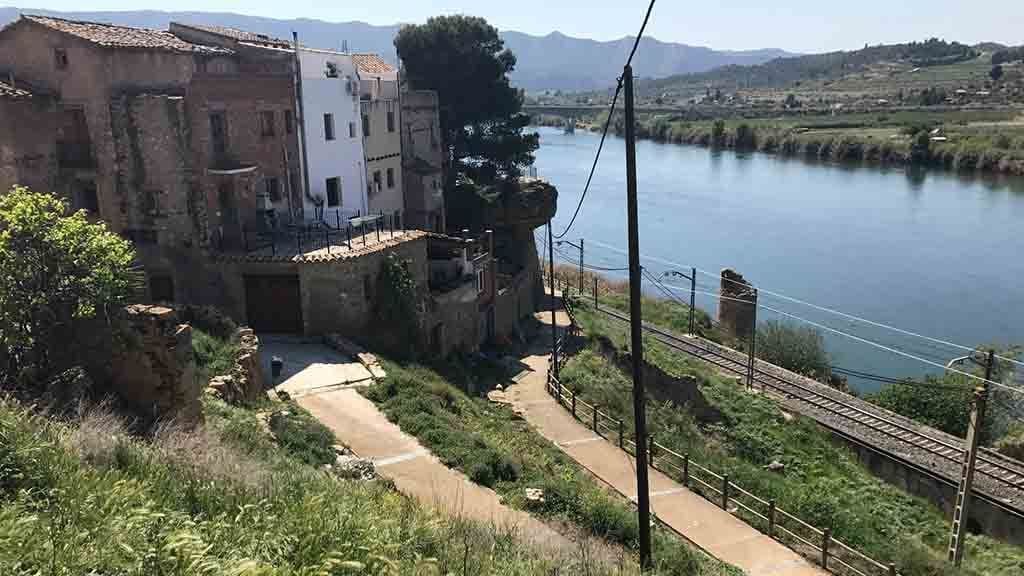 Façana fluvial de Riba Roja d'Ebre / Cedida
