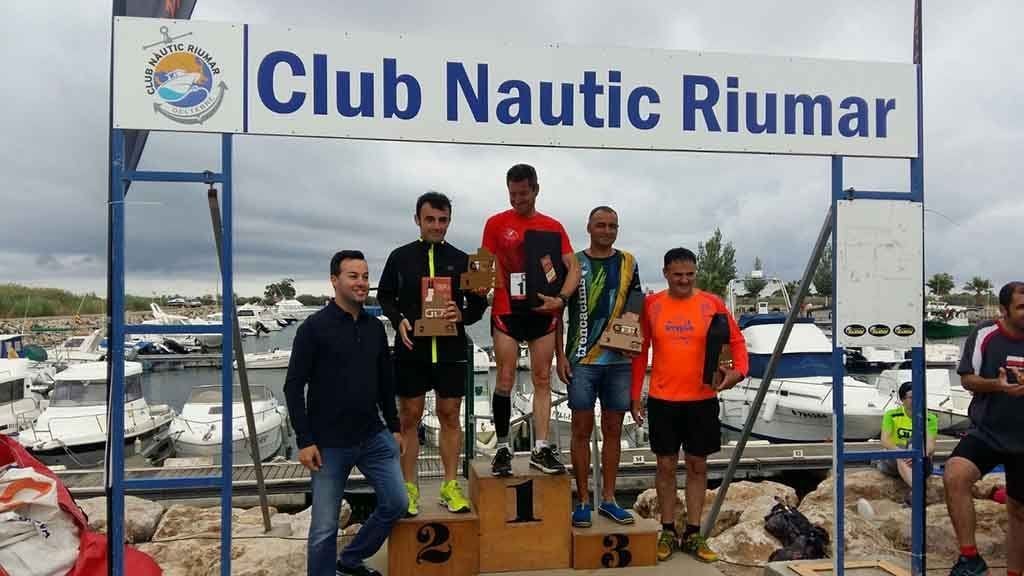Prop d’un centenar de corredors participen en la Garxal Desert Race de Deltebre Podi masculí de la II Garxal Desert Race / Cedida