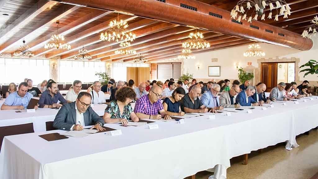 El Parc Natural del Delta renova la Carta Europea de Turisme Sostenible Representants durant la signatura de la arta Europea de Turisme Sostenible en Espais Naturals Protegits / TES