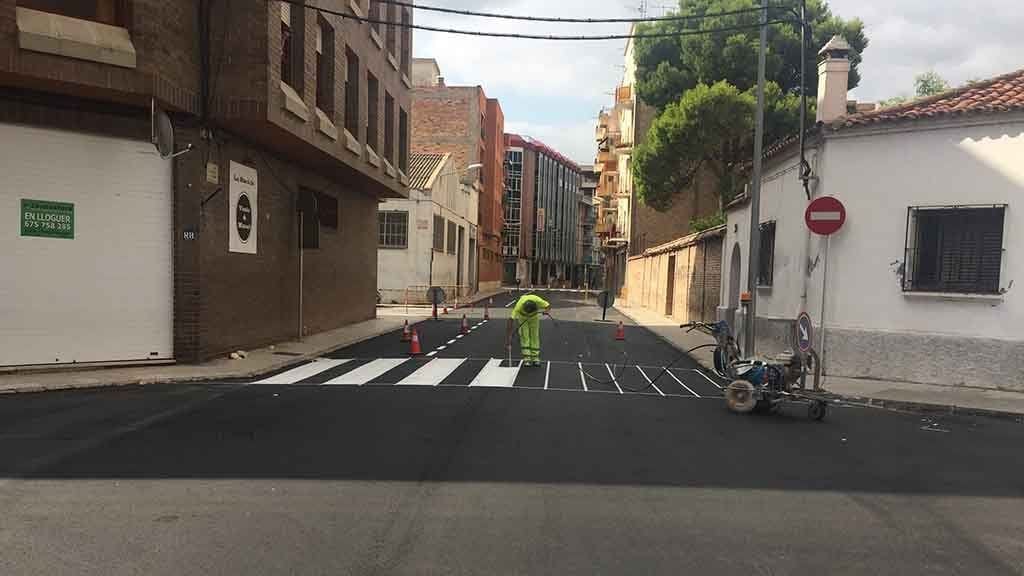 Tortosa inverteix 50.000 euros en la pavimentació de diversos carrers El carrer Enric d'Ossó és l'últim carrer que s'ha asfaltat en aquesta actuació