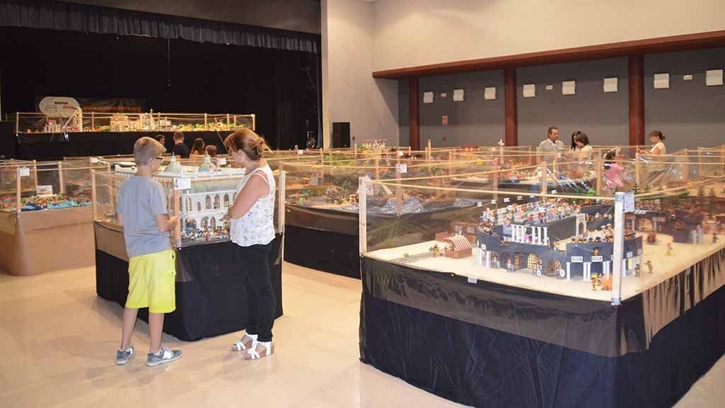 El Teatre La Llanterna e Móra d'Ebre va acollir la mostra de clicks