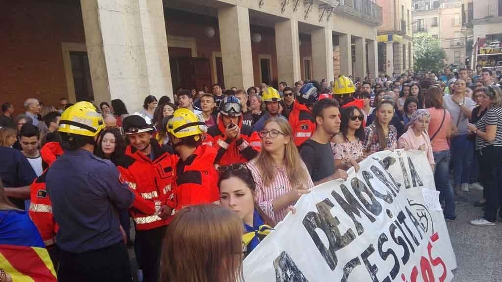 Les Terres de l’Ebre condemnen les càrregues policials de l’1-O
