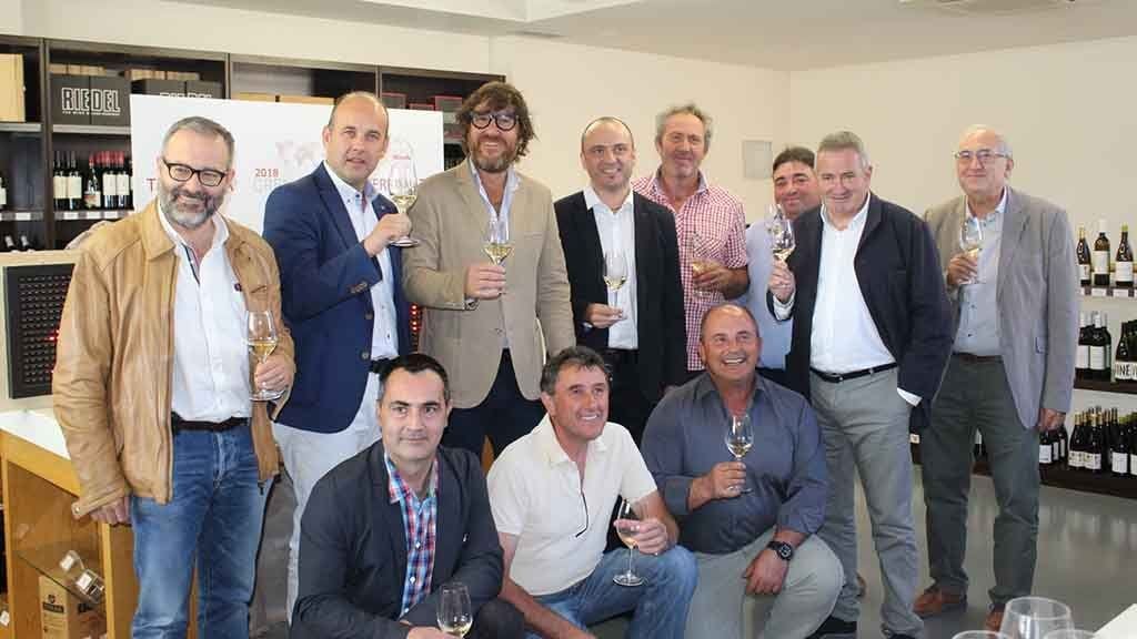 Els alcaldes de la Terra Alta durant la presentació del concurs itnernacionsla de garnatxes del món