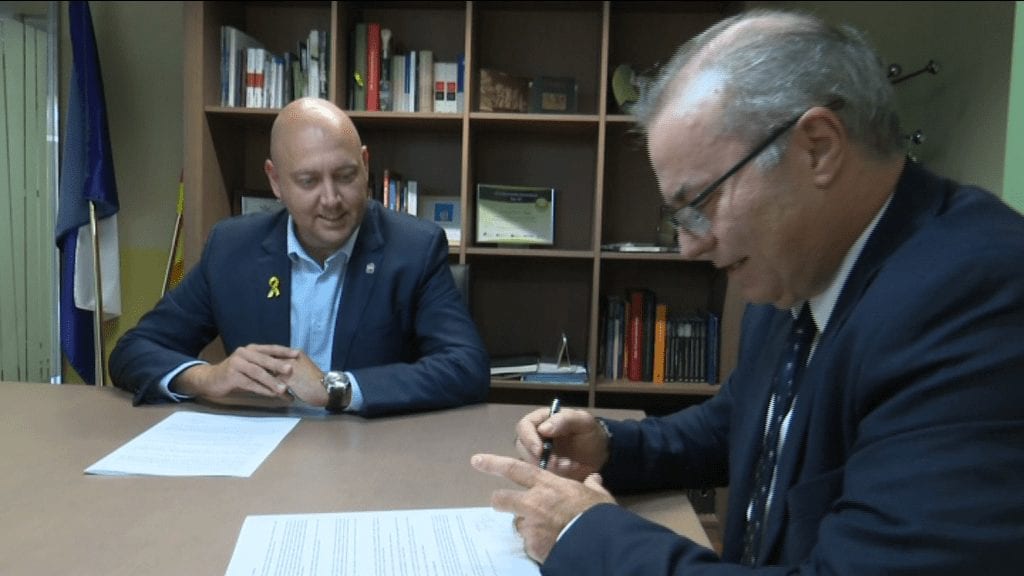 Repsol dona 4.900 euros a la Ràpita per restaurar cartes nàutiques del segle XIX