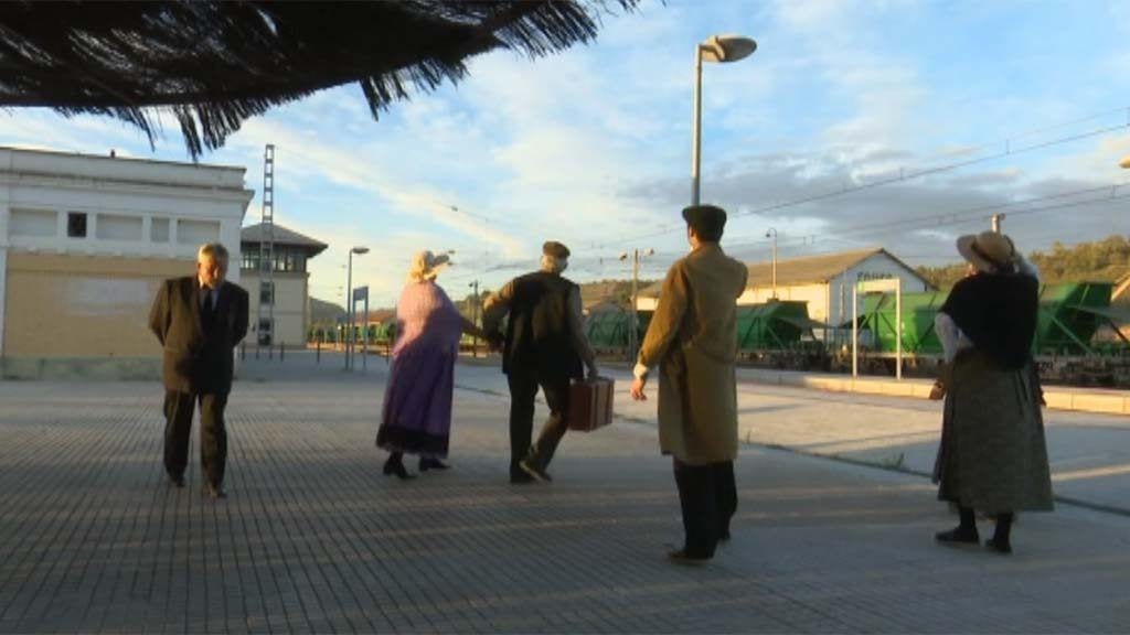 Móra la Nova torna a recrear el seu passat ferroviari a través d’una teatralització