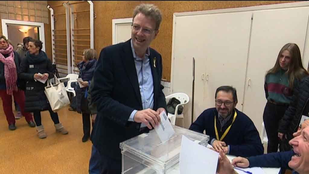 Ferran Bel vota convençut de la victòria de Puigdemont