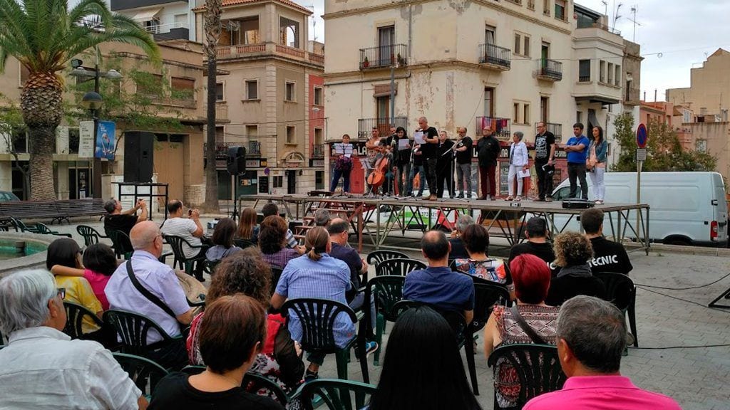 ‘Versos contra la violència’ esdevé llibre i espectacle teatral