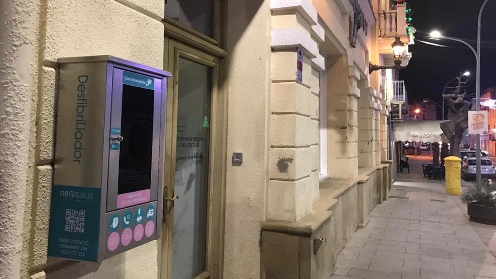 Móra la Nova, municipi cardioprotegit amb la instal·lació de diversos desfibril·ladors