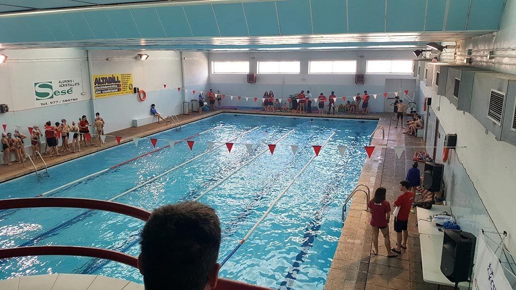 Tortosa tanca la competició escolar de natació del Baix Ebre