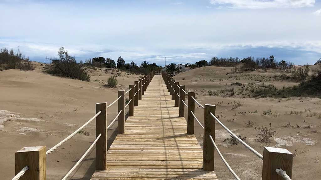 La platja de Riumar renova la bandera blava