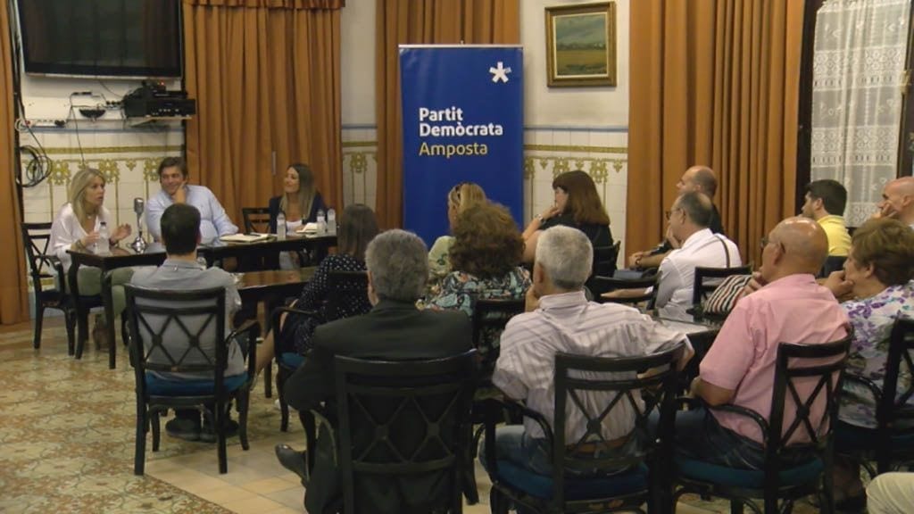 El PDeCAT d’Amposta reflexiona sobre la comunicació política, al cicle de conferències de ciutat