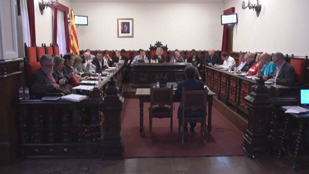 El ple de Tortosa referma la confiança en Pere Panisello fins a la resolució de la investigació