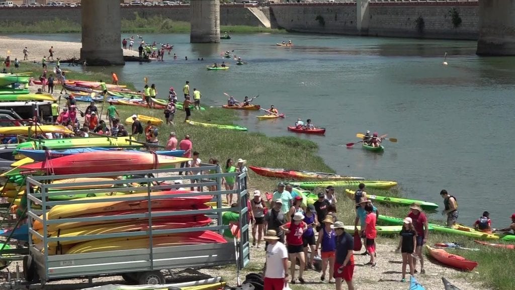 Més de 700 participants en la 9a Baixada Bogant per l’Ebre