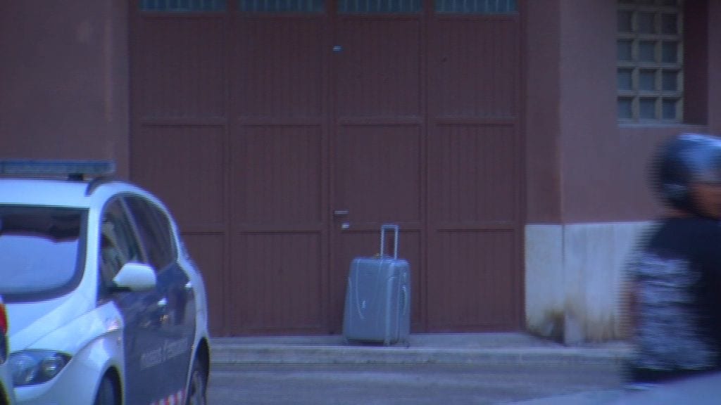 Ensurt a Tortosa per una maleta abandonada a l’avinguda Generalitat
