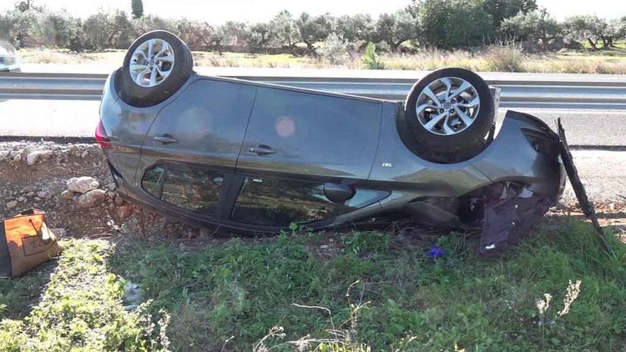 Una conductora ferida en sortir-se el vehicle de l’N-340 a l’Aldea