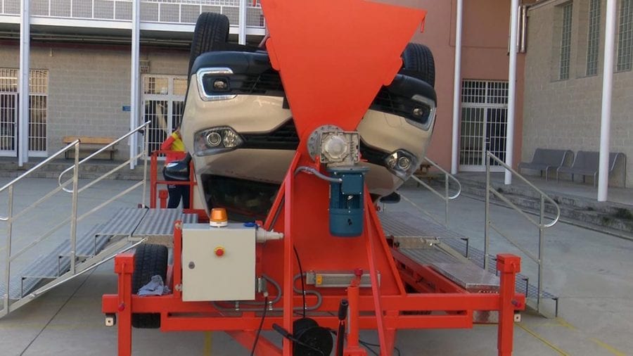 Un simulador de bolcada ensenya la importància de l’ús de cinturó