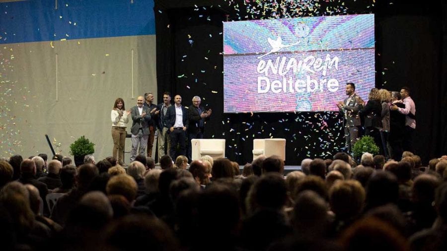 Prop d’un miler de persones a la presentació de Lluís Soler amb la marca “Enlairem Deltebre”