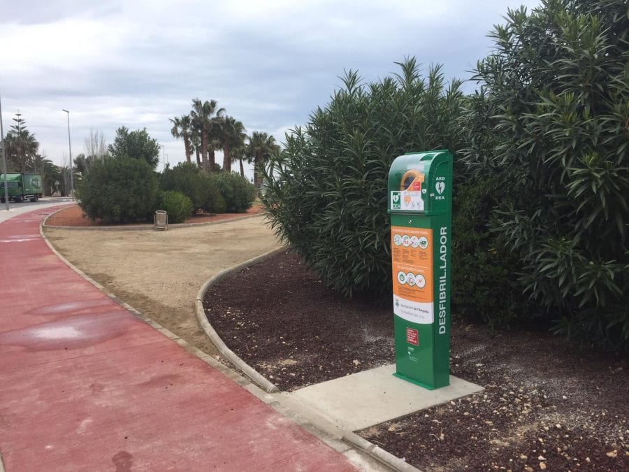 L’Ampolla estrena un nou dispositiu DEA al passeig de l’Arenal