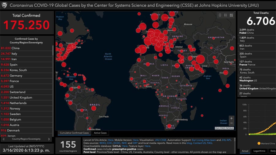 Un mapa que comptabilitza en temps real els casos de coronavirus que es registren a nivell mundial