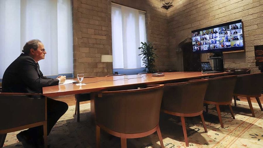 Torra trasllada a Sánchez el rebuig del Govern al decret d’estat d’alarma perquè “recentralitza” i no frena el virus