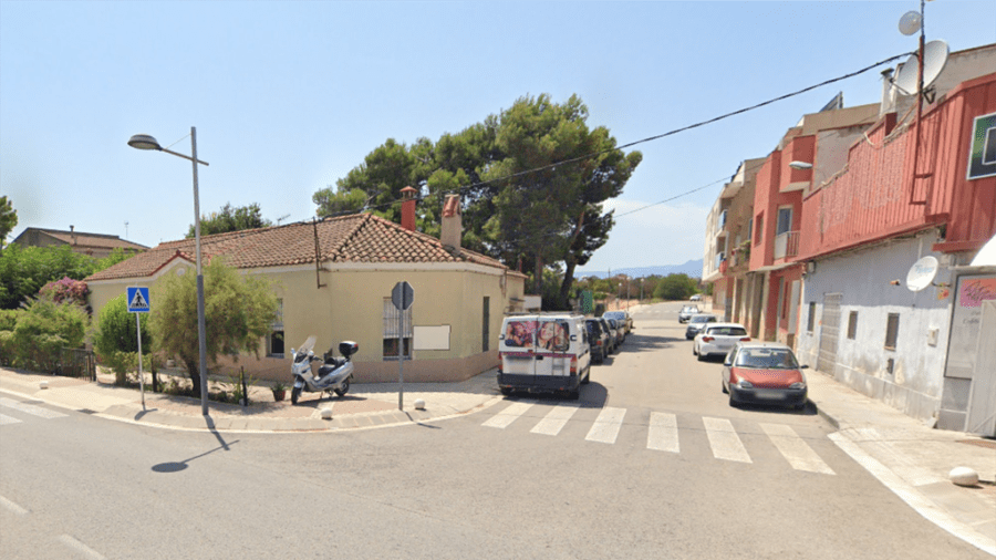 Els Mossos d’Esquadra denuncien un bar de Santa Bàrbara i un client que prenia un cafè