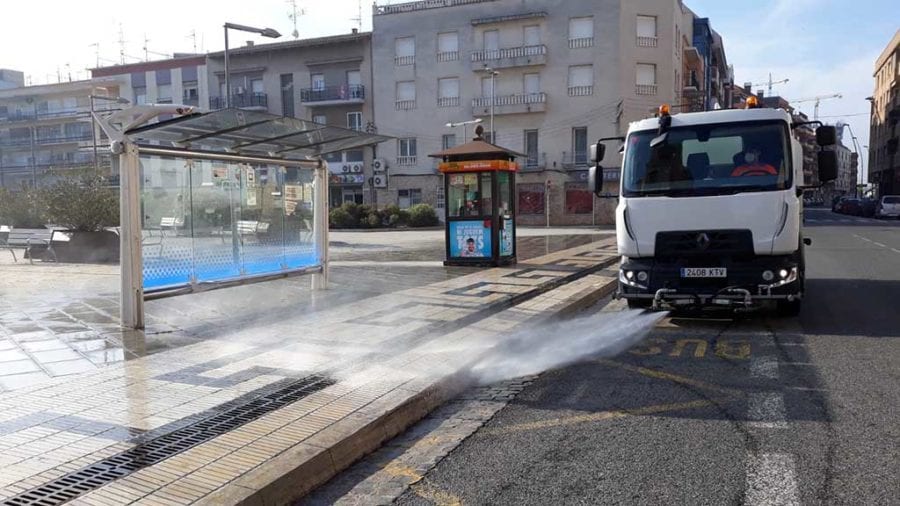 Tortosa intensifica la neteja viària i dels espais públics, abans del desconfinament parcial dels infants, diumenge