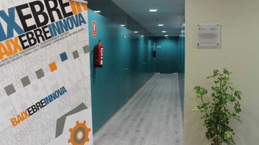 Baix Ebre Innova i MicroBank subscriuen un conveni de col·laboració per incentivar l’autoocupació i l’activitat emprenedora