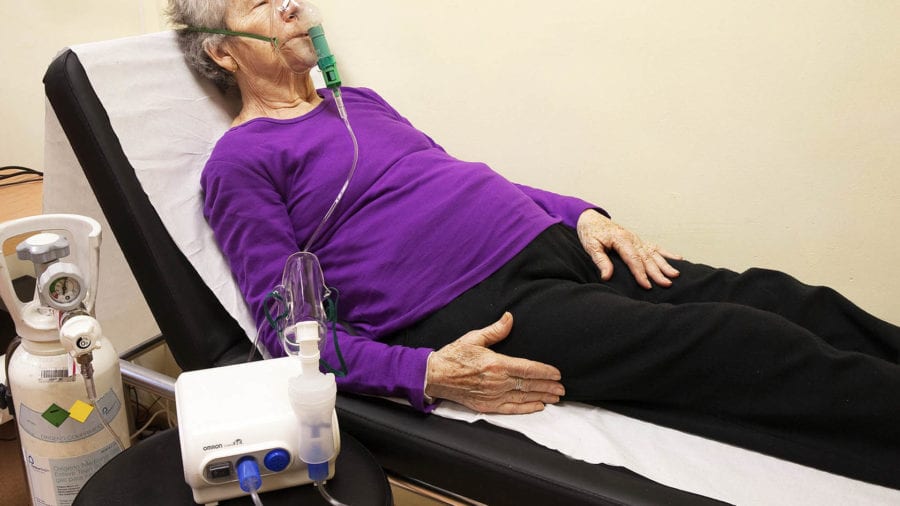Patir una malaltia cardíaca o respiratòria crònica s’associa a una major incidència de covid-19 en adults