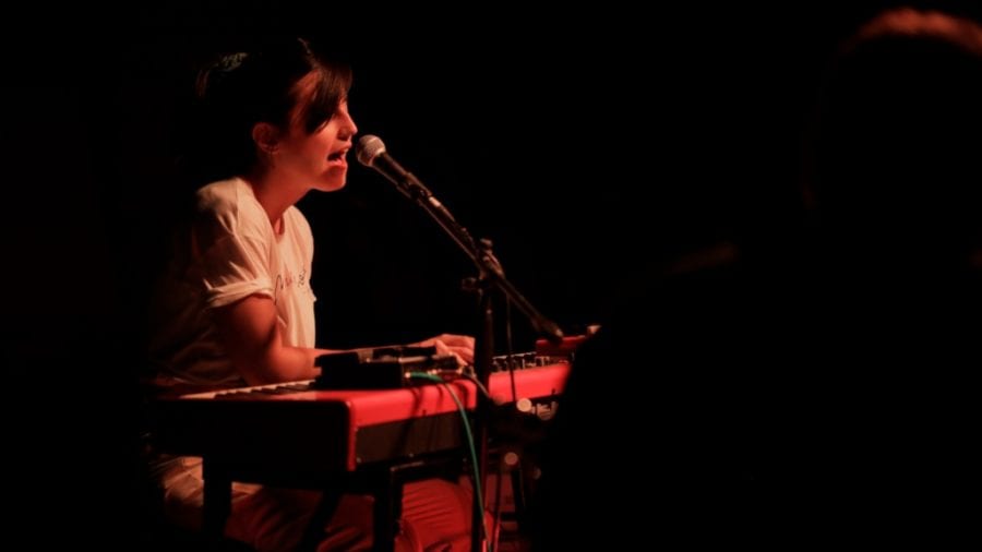 Arrenca Eufònic 2020 amb “Orbiten”, l’espectacle de poesia i pop electritzant d’Enric Casasses i Don Simón & Telefunken