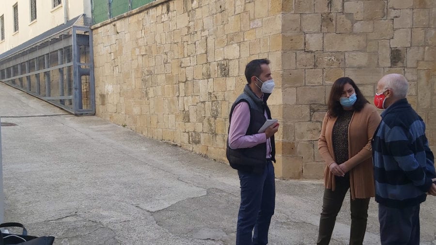 Movem Tortosa reclama la construcció d’una nova escola per a Remolins i designar un nou Defensor de la Ciutadania