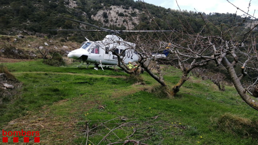 Els bombers rescaten una excursionista a Paüls