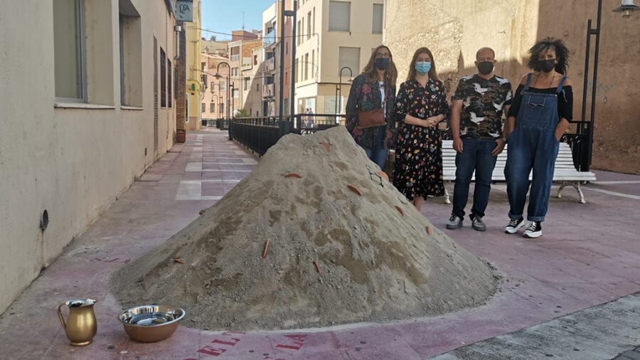 Àlvar Calvet denuncia la degradació del Delta en la seva intervenció al certamen d’art efímer XYZ