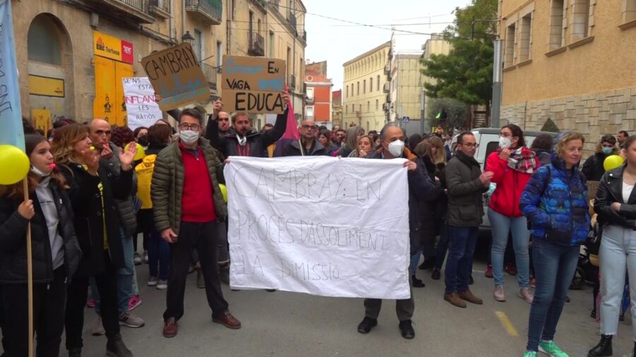 Més de 300 professors i alumnes es manifesten a Tortosa en el segon dia consecutiu de vaga