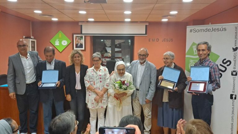 El ceramista Joan Panisello rep el premi Jesusenc de l’Any 2021 i les Germanes de la Consolació el de la Trajectòria