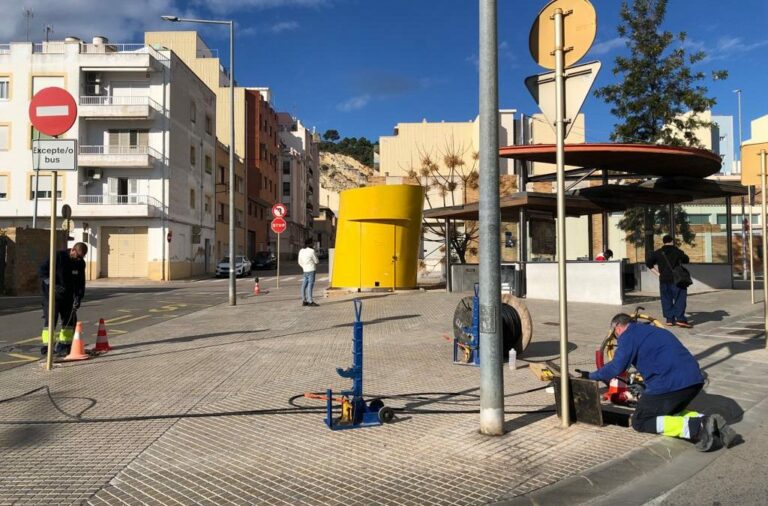 L’Ajuntament de la Ràpita millora la xarxa de l’enllumenat públic de la zona de l’avinguda dels Esports