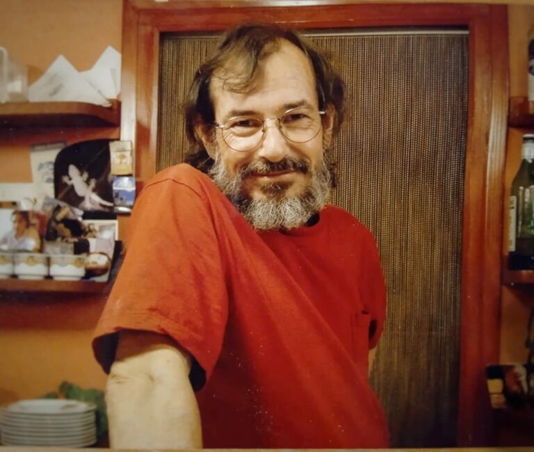 Mor l’artista de Deltebre Paco Morales