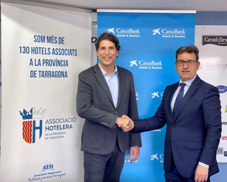 CaixaBank i la Federació d’Associacions d’Empresaris d’Hostaleria de Tarragona renoven el seu acord per donar suport financer al sector