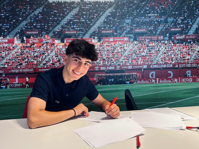El futbolista juvenil Hugo Garví, de Sant Jaume d’Enveja, fitxa pel RCD Mallorca