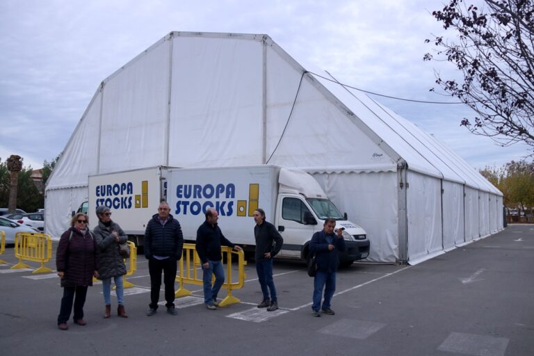 L’alcalde d’Amposta defensa que la carpa discoteca compleix la normativa i que no es tornarà a autoritzar després de festes
