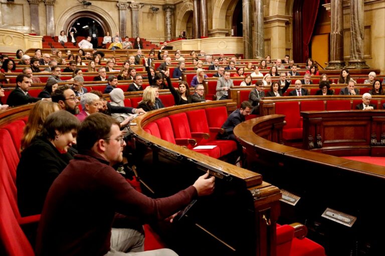El Parlament demana al Govern que revisi les restriccions per la sequera per «prioritzar» la pagesia